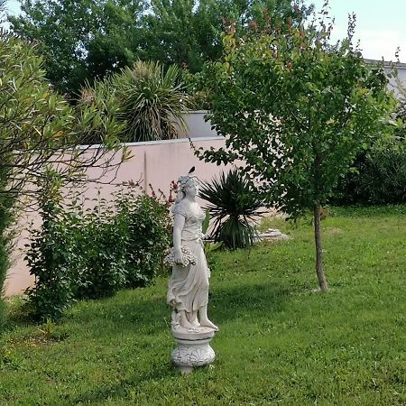 Les Cigalous Bed and Breakfast Restinclieres Exteriör bild