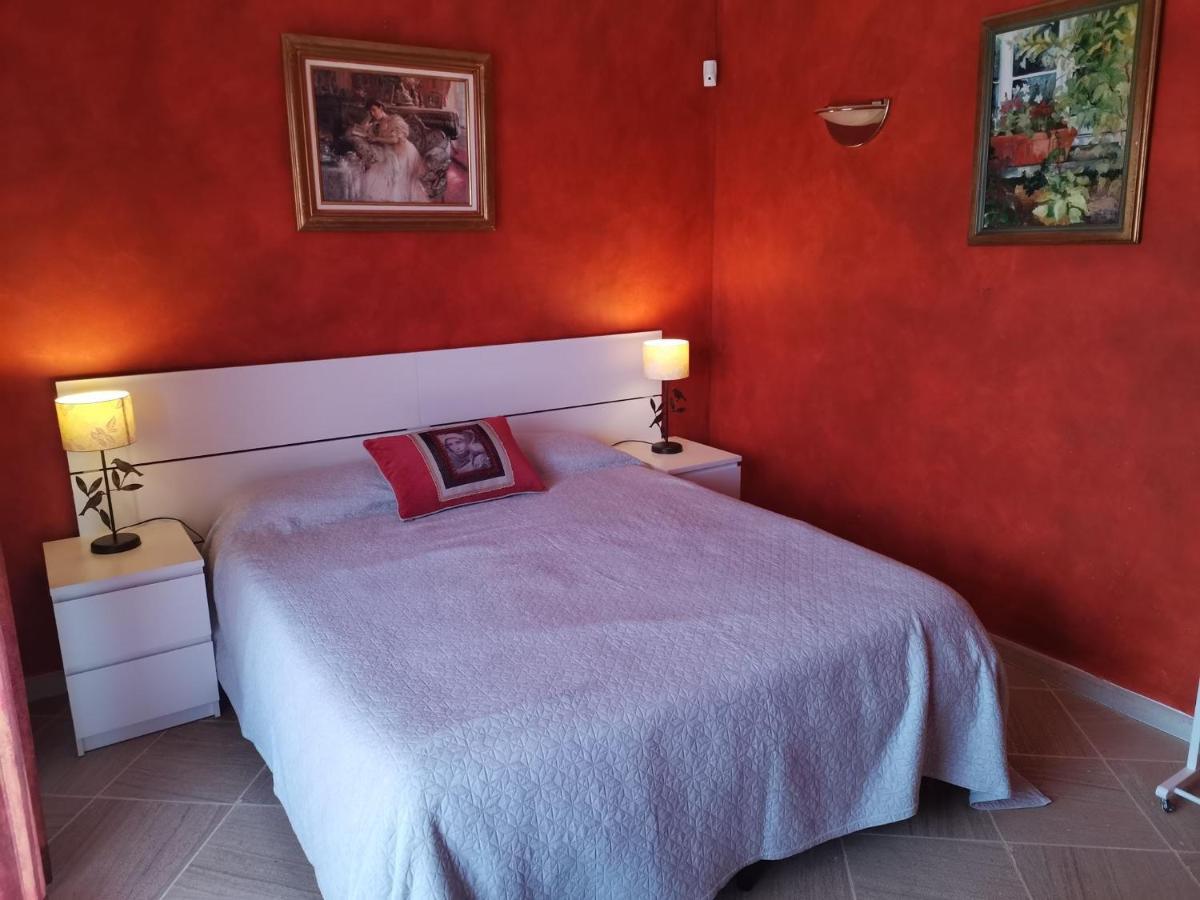 Les Cigalous Bed and Breakfast Restinclieres Exteriör bild